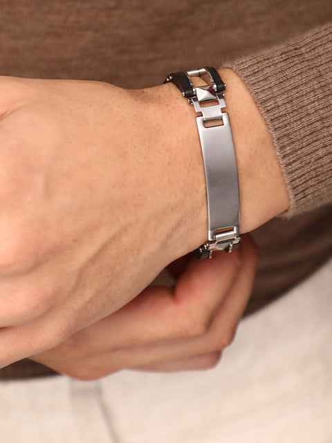 The Contrast-Lined Tennis Bracelet