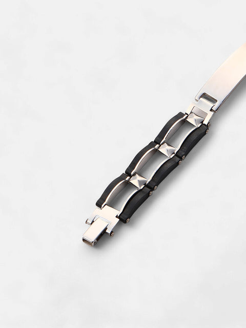 The Contrast-Lined Tennis Bracelet