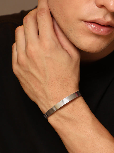 The Minimal Cuff Bracelet