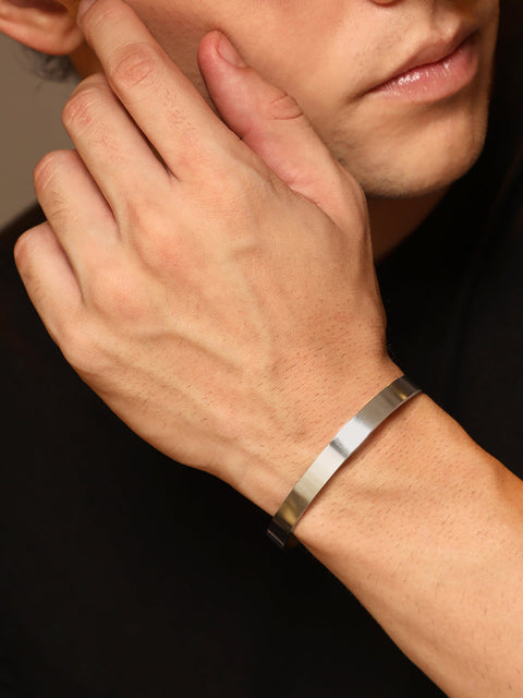 The Minimal Cuff Bracelet