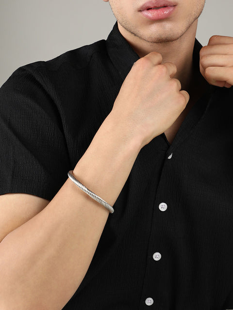 The Everyday-Ribbed Cuff Bracelet - Metallic Silver