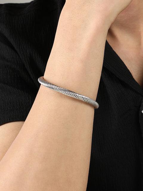 The Everyday-Ribbed Cuff Bracelet - Metallic Silver