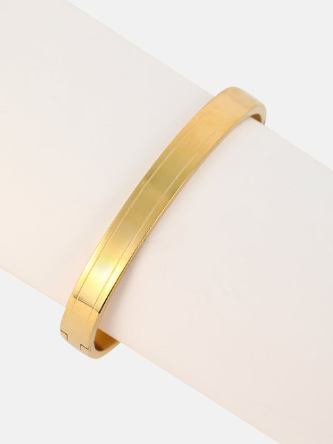 The Halo-Lined Bangle Bracelet