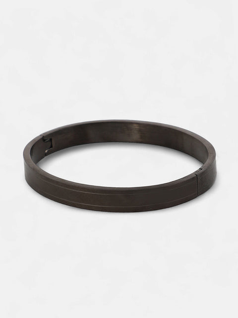 The Halo-Lined Bangle Bracelet