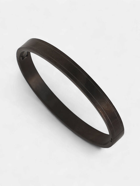 The Halo-Lined Bangle Bracelet