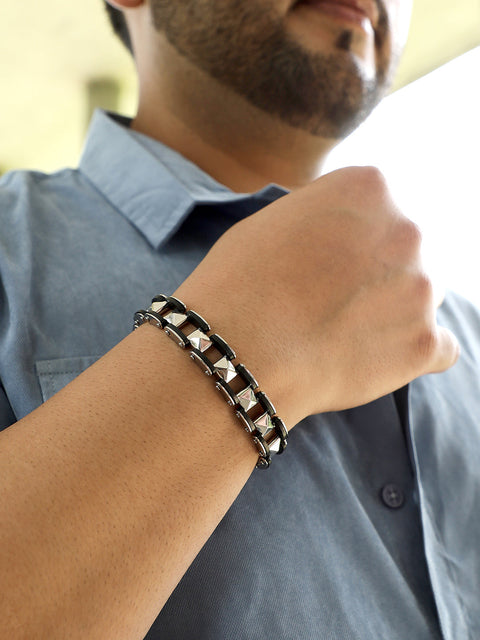 The Studded Chain Bracelet