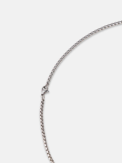 The Compass Pendant Necklace - Metallic Silver