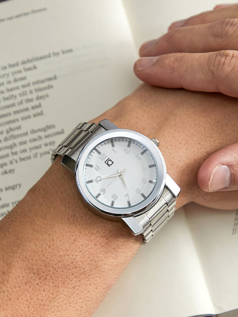 The Daily Round Watch - Metallic Silver